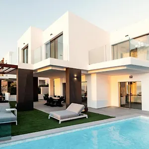 https://villa-allure.in-canary-islands.com