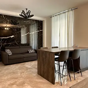 https://magicplace-appartamento-elegante-nel-cuore-di-bergamo.italymilanhotels.net